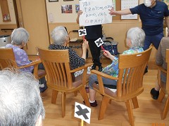  ���z�Ԍ����A�~�j�^����